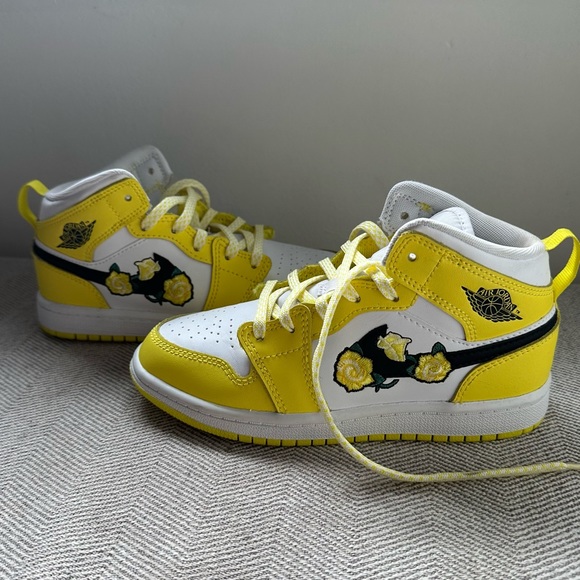 Nike air Jordan yellow rose kids size 13 - Picture 7 of 7
